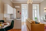 Classic Meets Modern – Downtown Balcony Retreat
