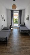 CrewNest Living Dachgeschoss Balkon WLAN saniert