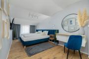 Stylish Apartment in the City Centre with Workspace Near the Harbour by Noclegi Renters