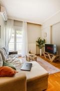 Central Thessaloniki Stylish 3BD Apt with Balcony