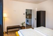 Private Stylish Apt With Free Parking 24-7 self check-in
