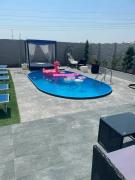 VILA cu piscina