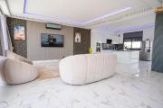 Luxury Villa Pool, Jacuzzi, Billiards & Padel
