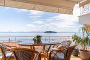 By Deniz, Room by the Sea