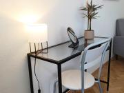 Modern Flat Near Centre & Hospital - Free Parking