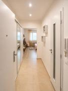 Bright & Cozy Studio with Free Parking
