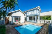 Top Herolds Bay