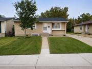3-Bedroom bungalow Suite, North Edmonton