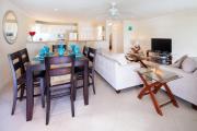 Oppposite Beach with Pool - Margate 4 2 bed Oppposite Beach with Pool - Margate 4 2 bed