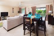 Oppposite Beach with Pool - Margate 4 2 bed