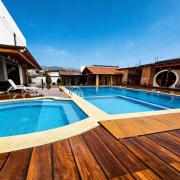 Eugenia Garden Suites, Villa de Lujo 7 Suites, 14 Personas, Piscina, Cancha de Fútbol, Cerca al Aeropuerto de Quito