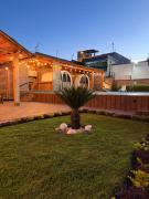 Eugenia Garden Suites, Villa de Lujo 7 Suites, 14 Personas, Piscina, Cancha de Fútbol, Cerca al Aeropuerto de Quito