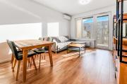 Svetlý apartmán s parkovaním a klimatizáciou v novostavbe