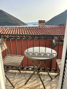 Top Perast