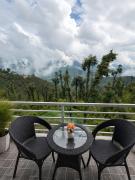 Grand Vista Retriet- A luxury Mountain View Property In Mussoorie By Lilly