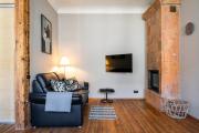 Authentic Interior, Netflix & HBO - Charming Retreat by Innorental