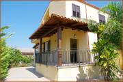 LOBEA BEACH HOUSE - enjoy a beach lifestyle!