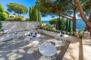 Ligurian villa with infinity pool and sea views