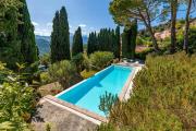 Ligurian villa with infinity pool and sea views