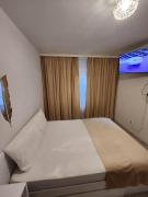 New apartment near UVVG and hospital,self check in non-stop,privacy!