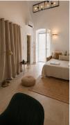 Studio Apartment - Polignanoidea