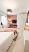 Enzos Venice Home - Art, Relax & Parking
