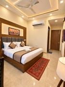 Hotel Woodlark Prime Zirakpur Chandigarh !! Near International Airport ! Best choice for Tourists