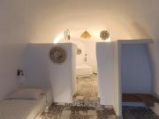 Fira Cave Traditional