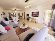 3 Bed Apartment - Sleeps 6 - Pool - Parking - Golf