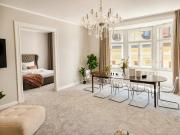 Design 3BR Old Town Apt with Castel & Cathedral View-Free Parking