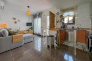 R2320 Apartamento con Solarium en Pueblo Salinas Vera Playa Almería