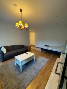 A bright three-room apartment by the sea and the city center!