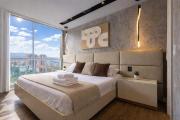 21st Floor Luxury Suite With Private Jacuzzi & Skyline View