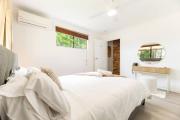 Top Loganholme