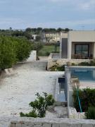 Top Noto