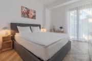 Oak Flat | 2BR, 2BA & Private Parking