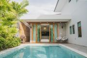 Top Ban Phlu Yai