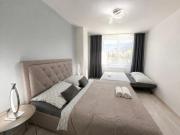 Simcity 3 I Skyline Elegance I 3BR, private parking, sunny terrace with panoramic city view 5min walk to city square