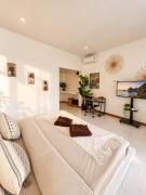 Azure Bungalow - Sea View - Beach Access