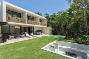 YaaX Jungle Villa Oasis BeachClub Access Included