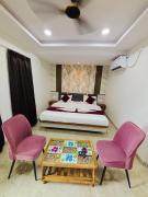 Top Ellora
