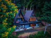 White Moon Cabin & Cottage
