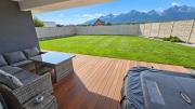 Luxurious and Stylish - Breathtaking Mountain View with Hot Tub and Sauna