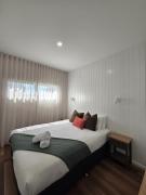 Top Moama