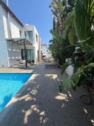 Top Paralimni