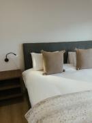 One Bed Apt at Planet Africa Modern Cozy Secure Sea Point