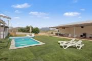 Top Comares