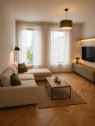 HEUHAUS Old Town - Presidential Palace & Free Parking