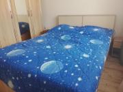 Inchiriez un dormitor matrimonial in apartament
