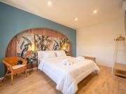 Ravanas Modern Central Apartment